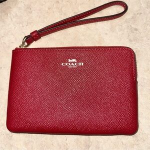 NWOT COACH Corner Zip Wristlet